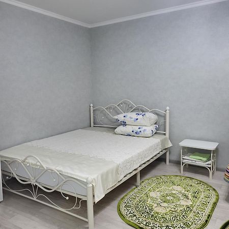 Ahmetova 4 30 Leilighet Almaty Eksteriør bilde